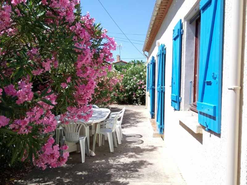 Extérieur de la villa Roselys d'Azur à Saint-Pierre-la-Mer